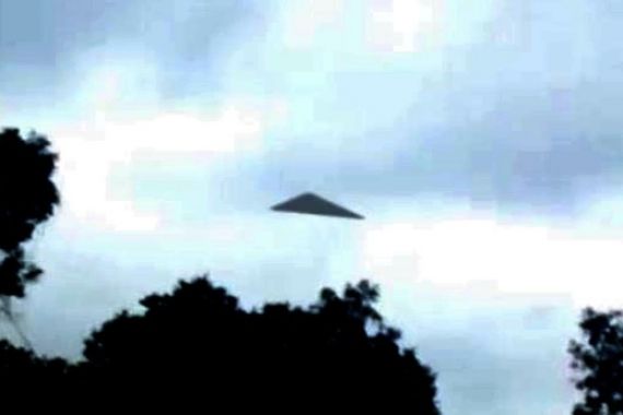 Kesaksian Irfan Melihat UFO Black Triangle, Wow! - JPNN.COM