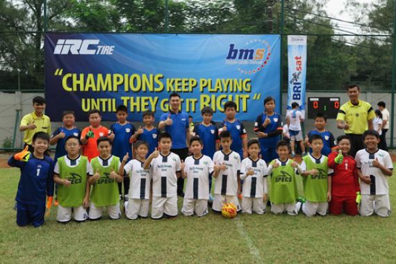 IRC Tire Dukung Total Bunda Mulia School Cup - JPNN.COM