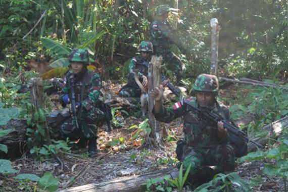 Sepeleton Pasukan Buru Penembak TNI di Puncak Jaya - JPNN.COM