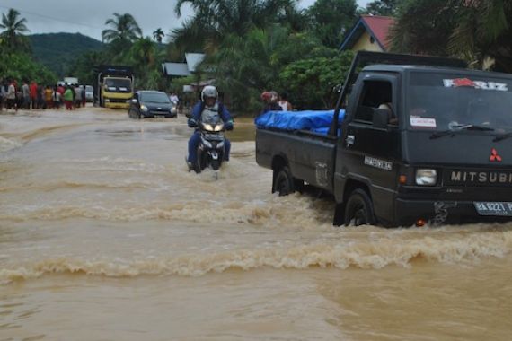 Banjir Terparah di Limapuluh Kota, Rendam 3 Kecamatan - JPNN.COM
