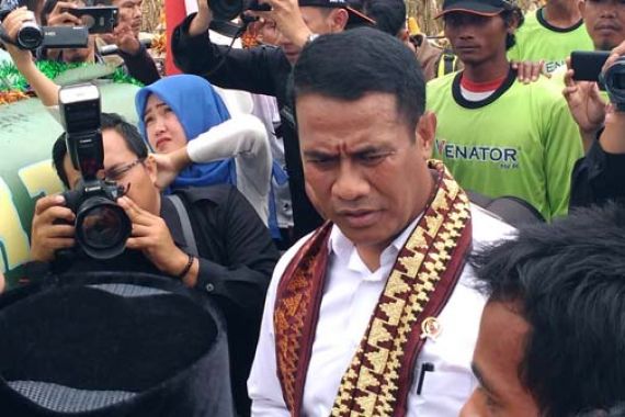 Mentan Safari Panen Raya dan Serap Gabah Petani di Jawa - JPNN.COM