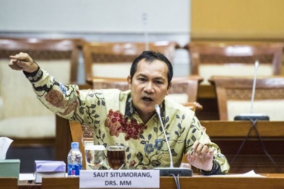 Saut Situmorang Usul 5 Pimpinan KPK Ditunjuk Langsung oleh Presiden - JPNN.COM