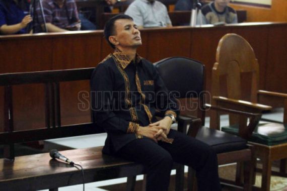 Suap DPRD, Gatot Pasrah Divonis 4 Tahun Penjara - JPNN.COM