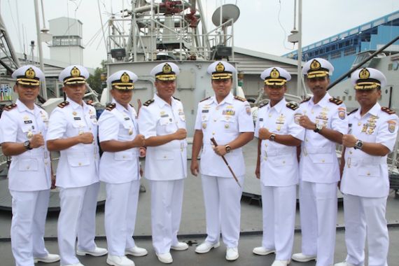 Kolonel Haris Pimpin Sertijab Komandan 5 Kapal Patroli - JPNN.COM