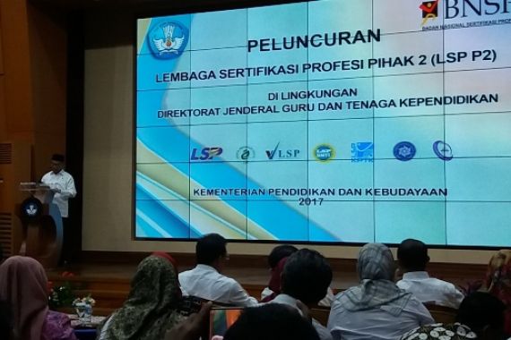 Pegawai Perusahaan Bisa menjadi Guru SMK - JPNN.COM