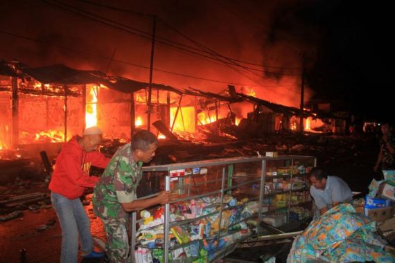 Pasar Manonjaya Dilalap Api, Kecelakaan atau Disengaja? - JPNN.COM