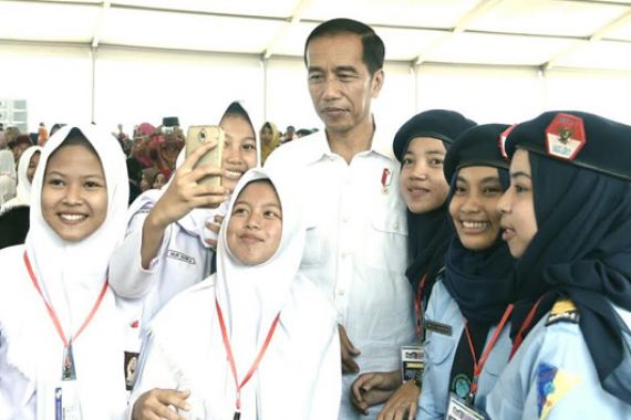 Jokowi: Awas Kalau Tidak Dilayani! - JPNN.COM