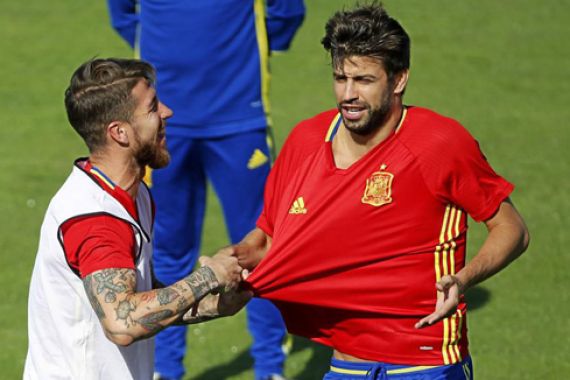 Ramos dan Pique Ingin Saling Lempar Batu, But Not Now! - JPNN.COM