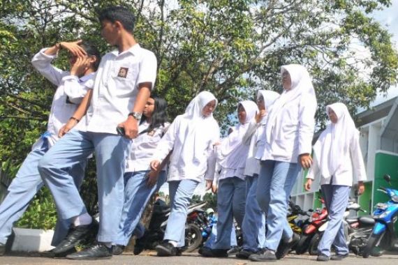 Dorong SMA SMK Dikembalikan ke Pemkab Pemko - JPNN.COM