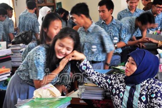 Diusulkan Insentif Guru Honorer Rp 600 Ribu per Bulan - JPNN.COM