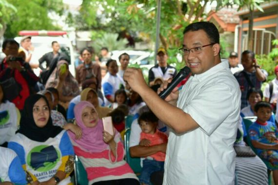 Anies Puji Inisiatif Warga Kampung Tanah - JPNN.COM