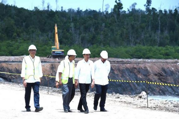 Jokowi Pastikan Pembangunan Waduk Sei Gong Selesai 2018 - JPNN.COM