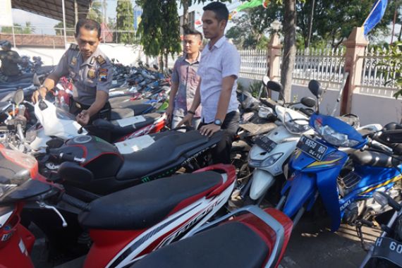 Pemilik Bandel, Puluhan Motor Diangkut Polisi - JPNN.COM