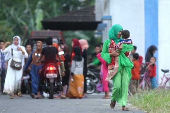 Pengungsi Syiah Rindu Kampung Halaman - JPNN.COM