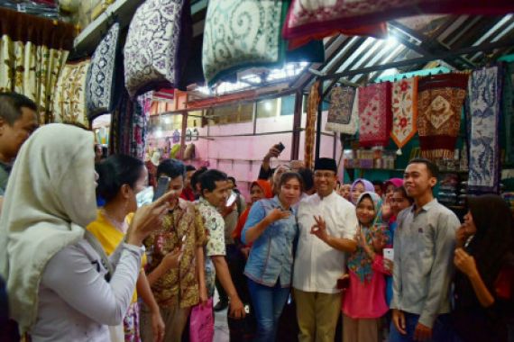 Anies Ingin Jadikan Jakarta Sentra Batik Indonesia - JPNN.COM