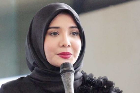 Ya Ampun, Zaskia Sungkar Manfaatkan Tragedi Kampung Melayu untuk Promosi - JPNN.COM
