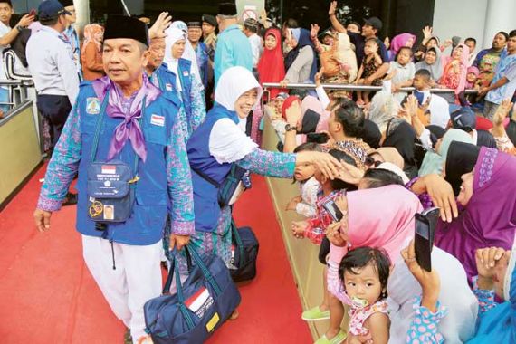 Parah, Ada Makanan Basi Untuk Jemaah Haji Indonesia - JPNN.COM