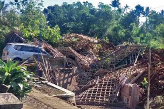 Masih Dicari Korban Hilang Akibat Longsor di Ponorogo - JPNN.COM