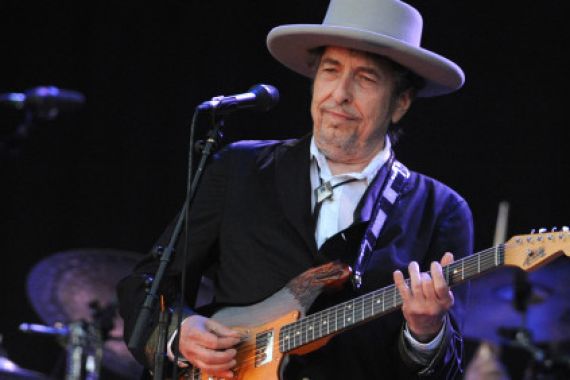Bob Dylan Menerima Nobel Sastra dalam Upacara Tertutup - JPNN.COM