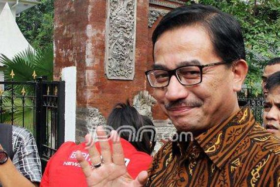 KPU Diminta Tindak Pendukung Jokowi yang Bawa APK ke Arena Debat - JPNN.COM