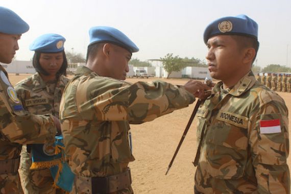 63 Prajurit TNI Naik Pangkat Saat Bertugas di Sudan - JPNN.COM