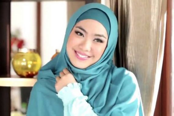 Oki Setiana Dewi Isi Ramadan dengan Keliling Menggalang Dana - JPNN.COM