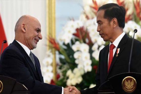 Ocehan Soal Jilbab Dikecam, Presiden Afghanistan Minta Maaf - JPNN.COM