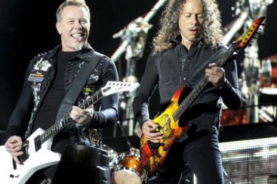 Sori, Vokalis Metallica No Comment Soal Trump - JPNN.COM