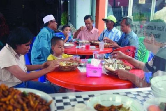 Kafe Kausar Syaffira, 100 Porsi Gratis Khusus Jumat - JPNN.COM
