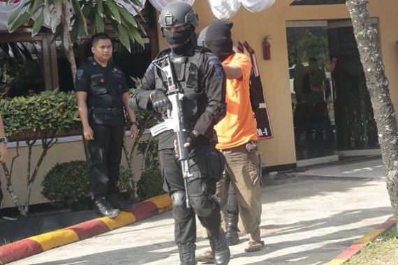 Lima Orang Terduga Jaringan Teroris di Sulteng Ditangkap Densus 88 - JPNN.COM