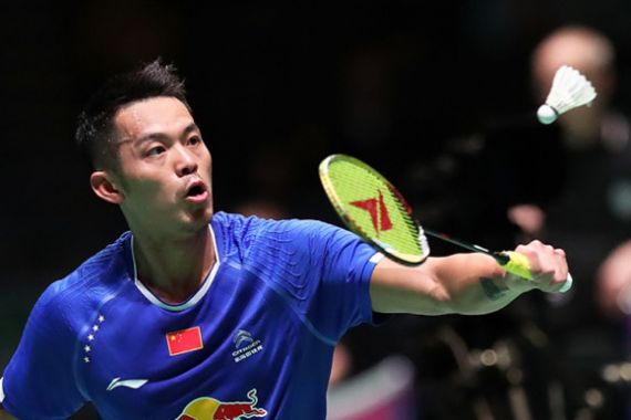 Lihat Perjuangan Viktor Axelsen dan Lin Dan di Babak Pertama - JPNN.COM