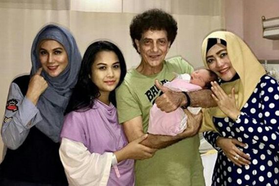 Putri Ahmad Albar yang Baru Lahir Itu Bernama.... - JPNN.COM