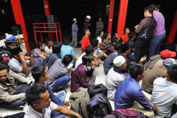 Puluhan TKI Ilegal dari Malaysia Diamankan dari Perairan Tanjungbalai - JPNN.COM