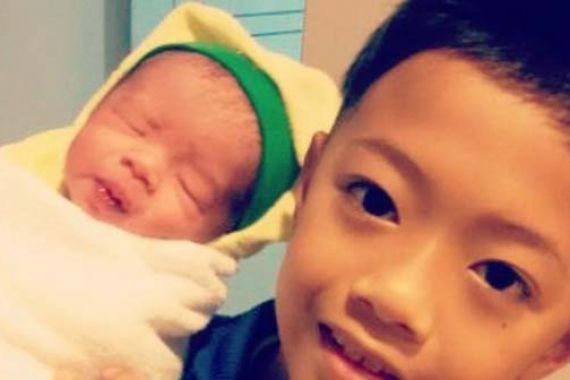 Selamat, Anak Kedua Asri Welas Telah Lahir - JPNN.COM