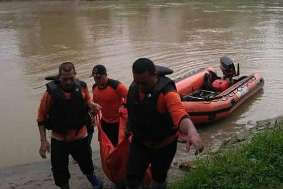 Tragedi Perahu Tambang, 2 Tewas, 5 Hilang - JPNN.COM