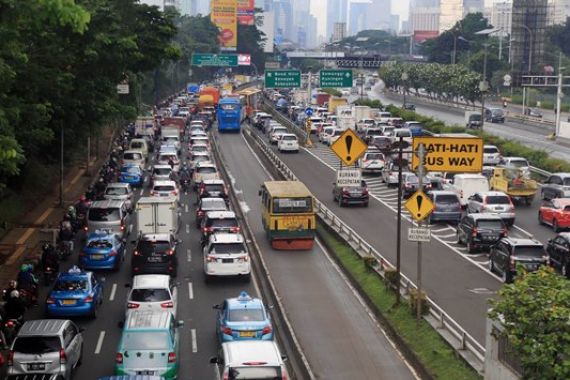 Kemacetan Parah Sepanjang 29 Kilometer - JPNN.COM