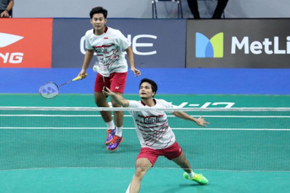 Tendang Raket, Angga/Ricky Gagal Ciptakan All Indonesian Semifinal - JPNN.COM