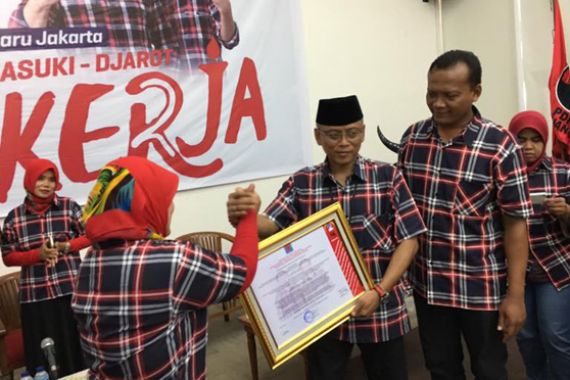 Yakin Cepat jadi PNS, Relawan FHK2I Deklarasi Dukung Ahok-Djarot - JPNN.COM