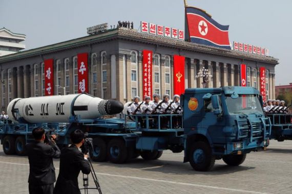 Makin Panas! Korut Pamerkan Misil Baru di Perayaan Ultah Kim Il-sung - JPNN.COM