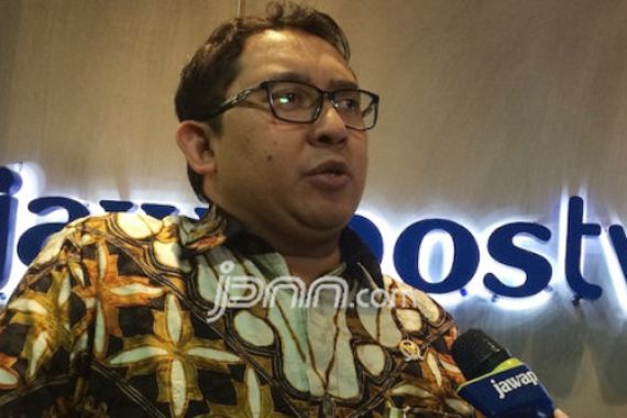Ganjar Gandeng Putra Mbah Maimun, Fadli Zon Bilang Begini - JPNN.COM