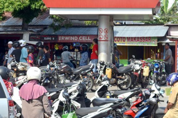 Pertamina Tak Wajib Sedia Premium di Jawa - JPNN.COM