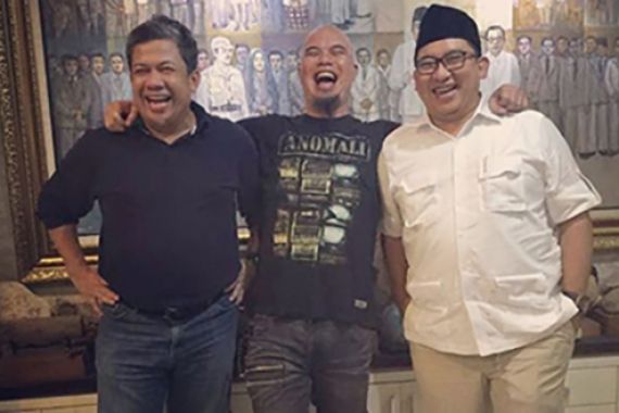 Diundang Bukber Fadli Zon, Ahmad Dhani Ajak Anak Mulan - JPNN.COM