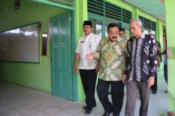 DPR Nilai UNBK di Kalsel Masih Kekurangan Komputer - JPNN.COM