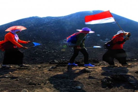 Yuk... Ikut Napak Tilas Gunung Krakatau Bersama 1.500 Wisatawan April Ini - JPNN.COM