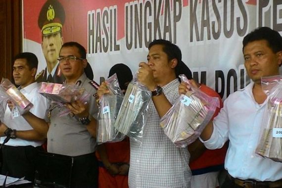 Omzet Rp 800 Juta per Minggu...Sudah Tamat - JPNN.COM