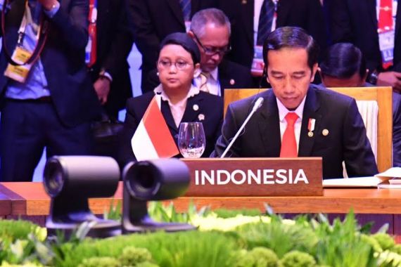 Jokowi Serukan ASEAN Menjadi Solusi Dunia - JPNN.COM
