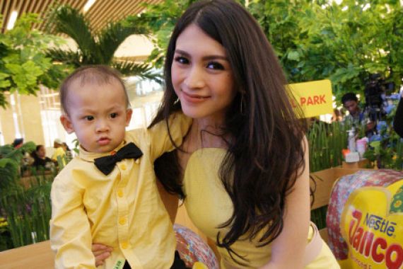 Hamil Anak Kedua, Donita Kok Malah Khawatir? - JPNN.COM