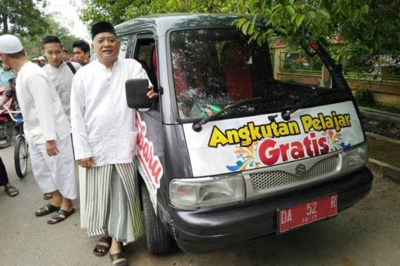 Gengsi dan Malu, Pelajar Ogah Naik Angkutan Gratis Milik Pemkot - JPNN.COM