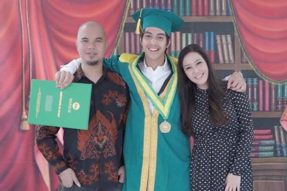 Posting Foto yang Sama dengan Maia, Ahmad Dhani: Selamat Sayang - JPNN.COM