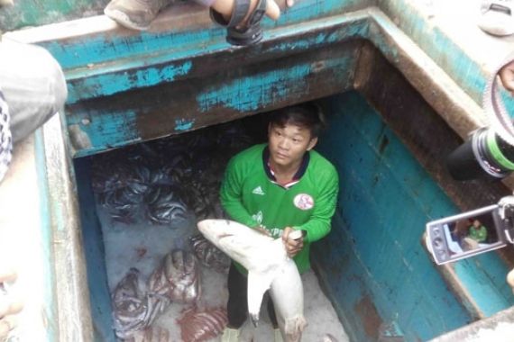 Kapal Nelayan asal Malaysia Ditangkap Mencuri Ikan di Perairan Bengkalis - JPNN.COM
